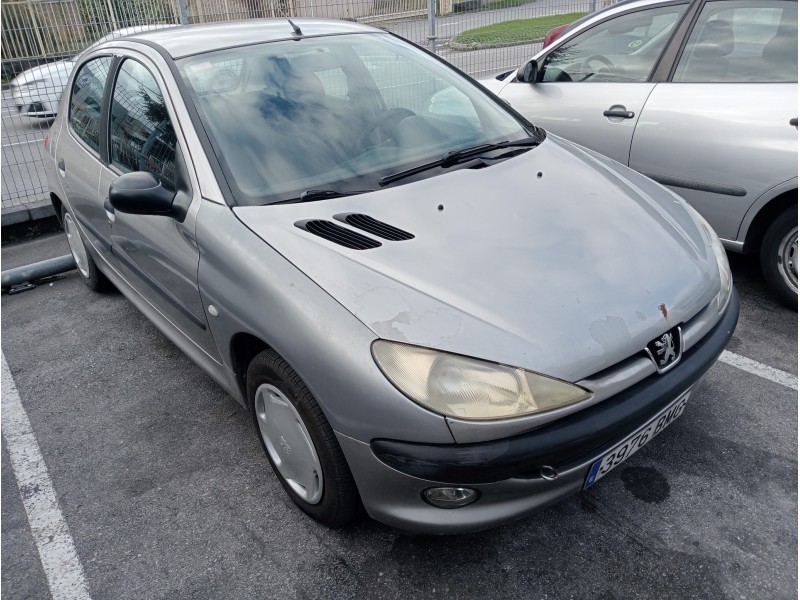 peugeot 206 berlina del año 2001