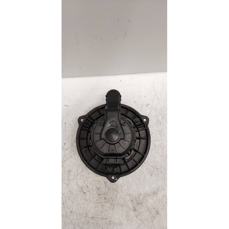 Recambio de motor calefaccion para kia sportage drive 4x2 referencia OEM IAM F00S3B2441  