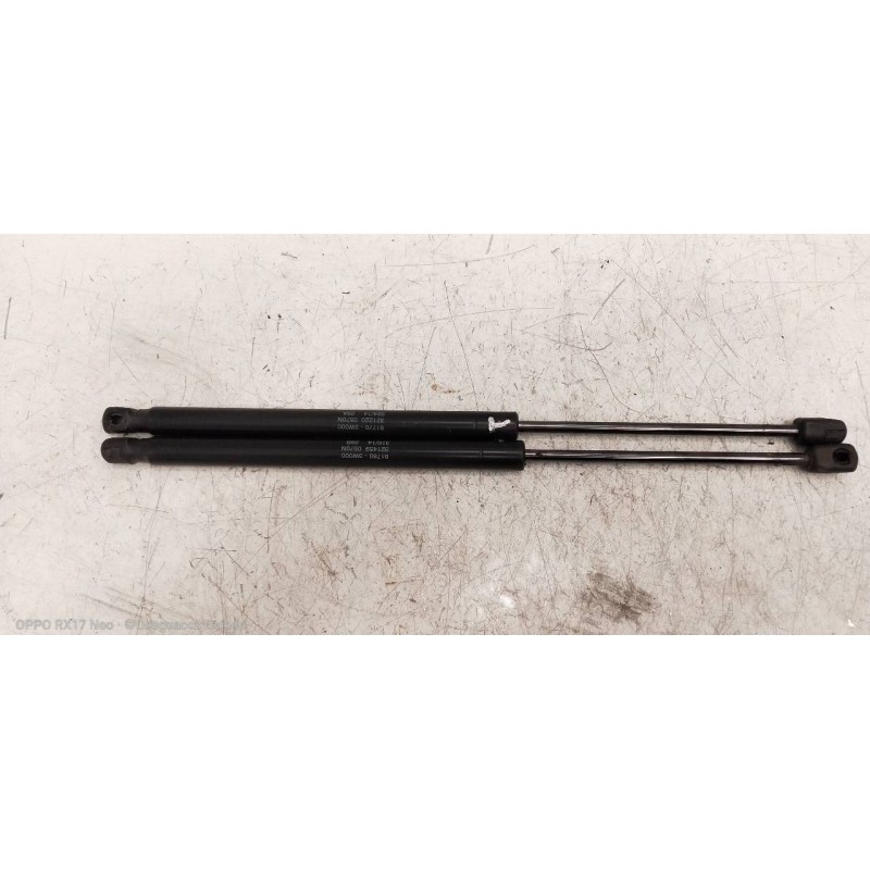 Recambio de amortiguadores maletero / porton para kia sportage drive 4x2 referencia OEM IAM 817803W000 817703W000 