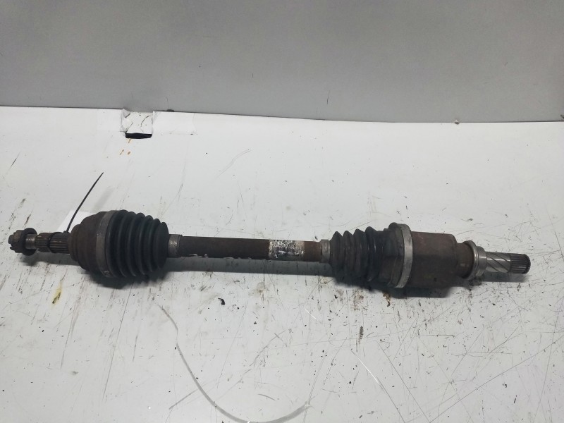 Recambio de transmision delantera izquierda para renault clio iii confort dynamique referencia OEM IAM 8200499585  