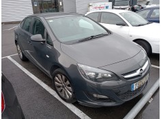 opel astra j lim. 4türig del año 2015