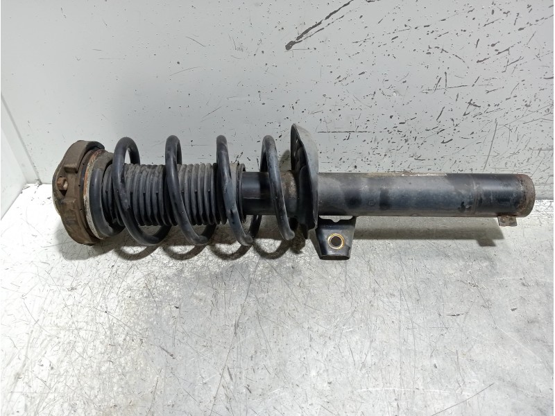 Recambio de amortiguador delantero derecho para seat leon (1p1) referencia OEM IAM 1T0413031FG 824904001297 