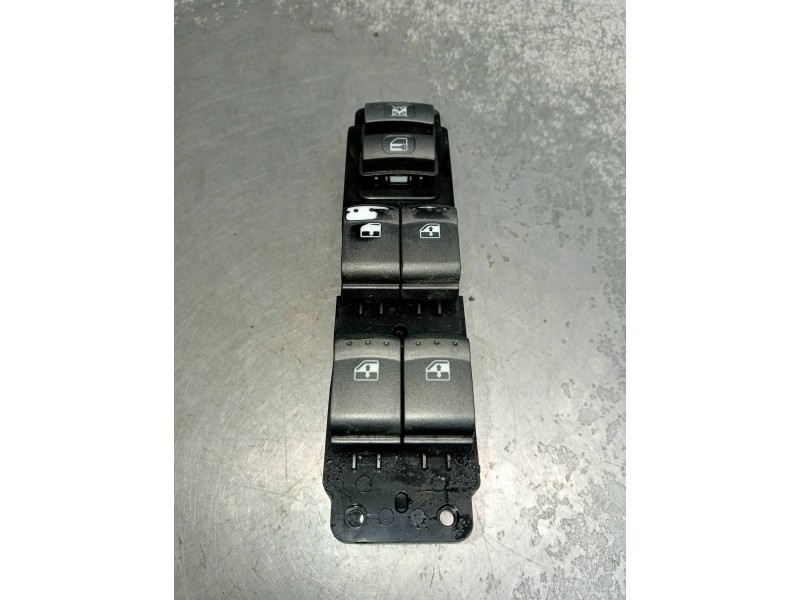 Recambio de mando elevalunas delantero izquierdo para ssangyong actyon 200 xdi referencia OEM IAM 2020005299  