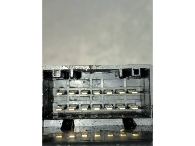 Recambio de mando elevalunas delantero izquierdo para ssangyong actyon 200 xdi referencia OEM IAM 2020005299  