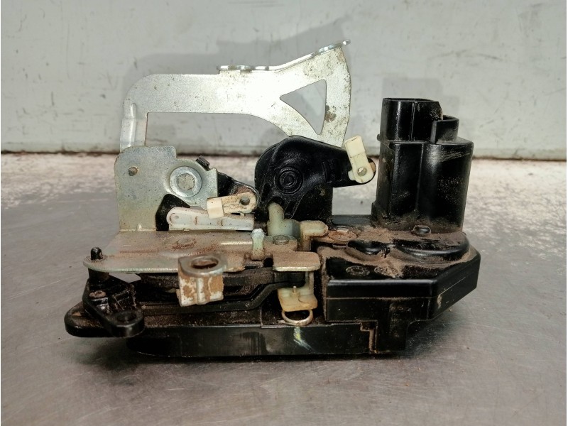 Recambio de motor cierre centralizado delantero izquierdo para ssangyong actyon 200 xdi referencia OEM IAM   