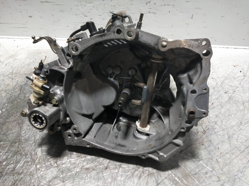 Recambio de caja cambios para citroen xantia berlina 1.6 referencia OEM IAM 20CL52 5507324B 