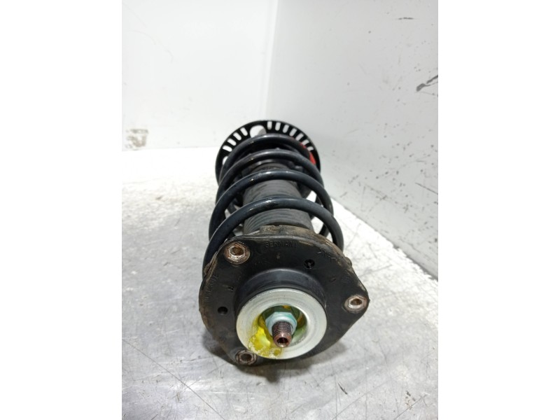 Recambio de amortiguador delantero derecho para volkswagen polo (9n1) trendline referencia OEM IAM 6Q0413031BM  