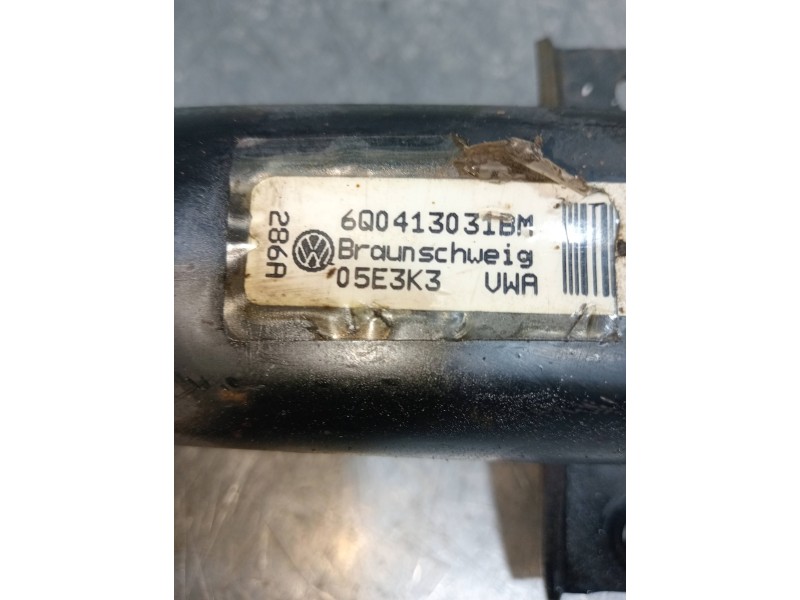Recambio de amortiguador delantero derecho para volkswagen polo (9n1) trendline referencia OEM IAM 6Q0413031BM  