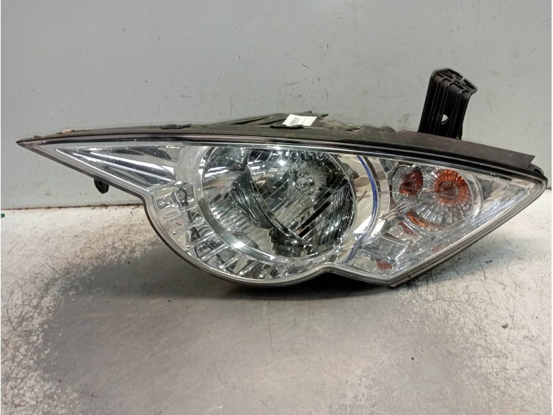 Recambio de faro izquierdo para ssangyong actyon 200 xdi referencia OEM IAM   