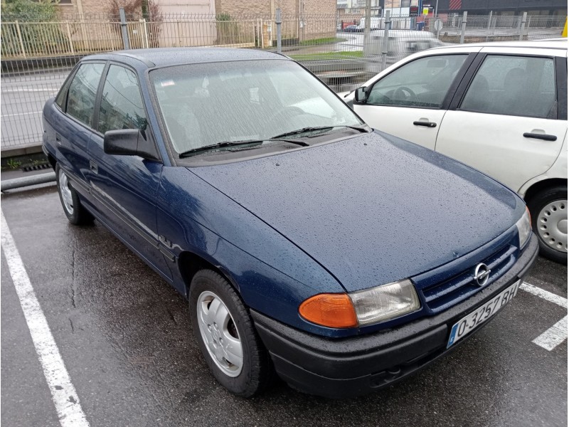 opel astra f berlina del año 1993