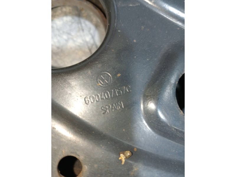 Recambio de brazo suspension inferior delantero izquierdo para volkswagen polo (9n1) trendline referencia OEM IAM 6Q0407157C  