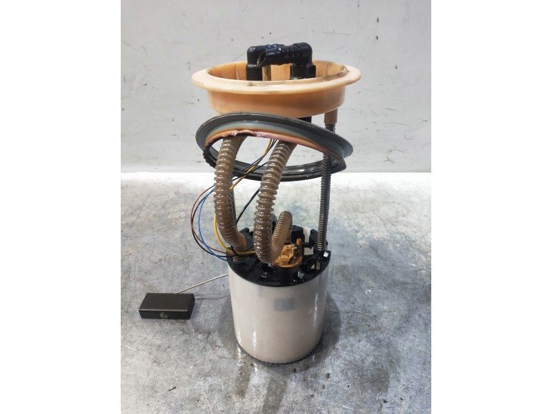Recambio de bomba combustible para audi q5 (8r) 3.0 tdi referencia OEM IAM 8R0919050 A2C53294406 