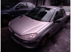 peugeot 206 berlina del año 2001