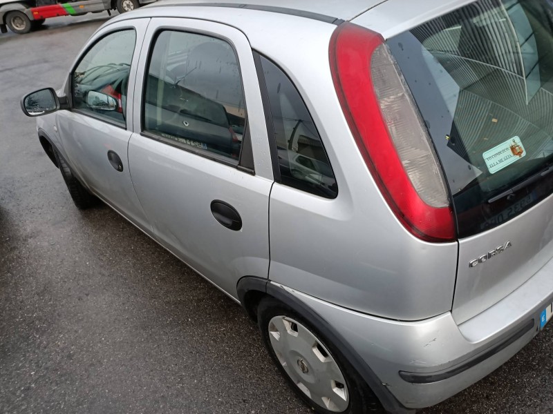 opel corsa c del año 2004