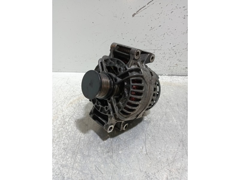 Recambio de alternador para jeep gr.cherokee (wj/wg) 2.7 crd cat referencia OEM IAM 0124515115 A0131540802 