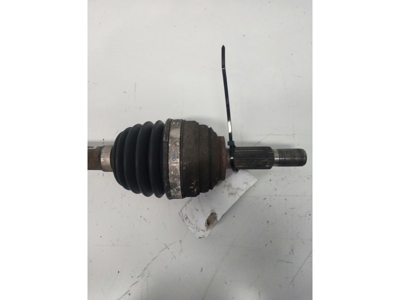 Recambio de transmision delantera izquierda para renault clio iii confort dynamique referencia OEM IAM 8200499585  