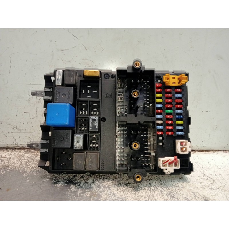 Recambio de caja reles / fusibles para jeep gr.cherokee (wj/wg) 2.7 crd cat referencia OEM IAM TOWQH25847QBY1 P56050231AI 