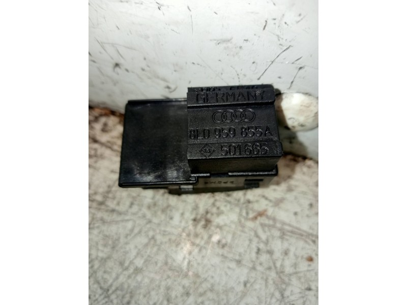 Recambio de mando elevalunas delantero derecho para audi a3 (8l) 1.6 ambiente referencia OEM IAM 8L0959855A 501665 3P
