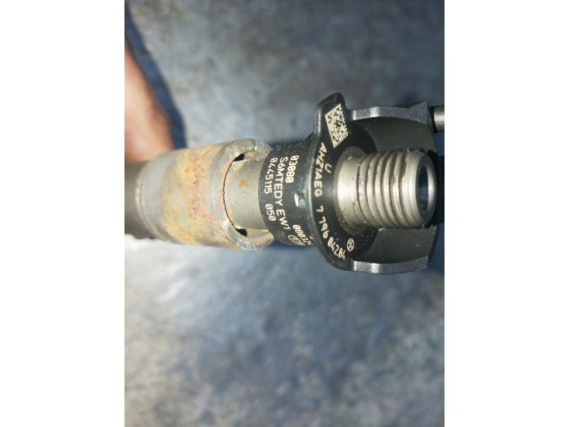Recambio de inyector para bmw serie 6 coupe (e63) 635d referencia OEM IAM 0445115050 779604204 BOSCH