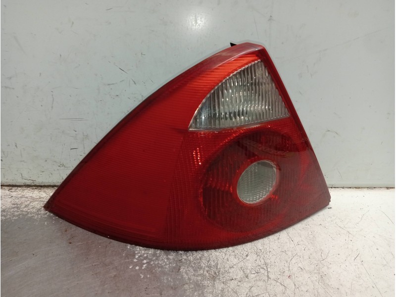 Recambio de piloto trasero izquierdo para ford mondeo berlina (ge) ambiente (06.2003) (d) referencia OEM IAM   