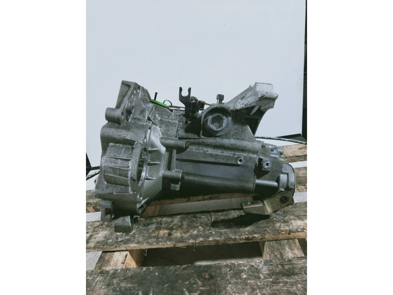 Recambio de caja cambios para audi a3 (8l) 1.6 ambiente referencia OEM IAM DUU 04050 14 9 5V