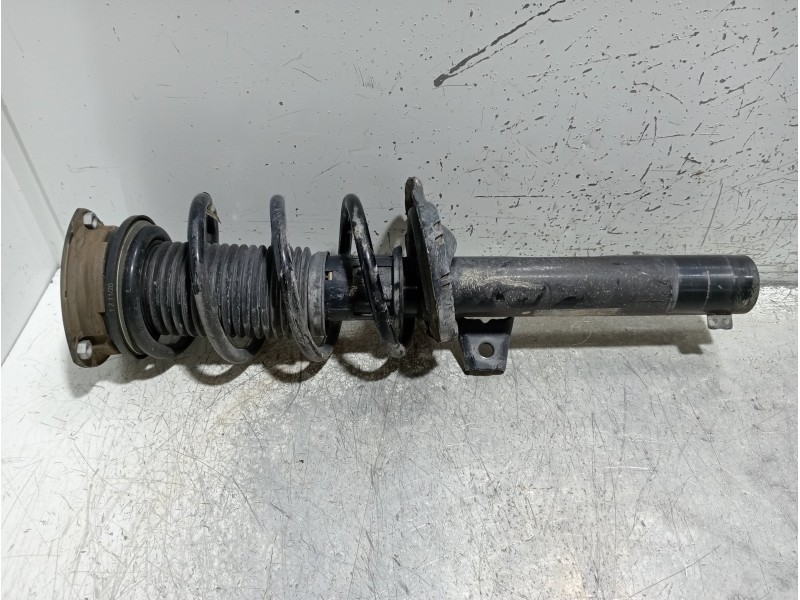 Recambio de amortiguador delantero derecho para seat ateca (kh7) xcellence edition referencia OEM IAM 5Q3413031F  