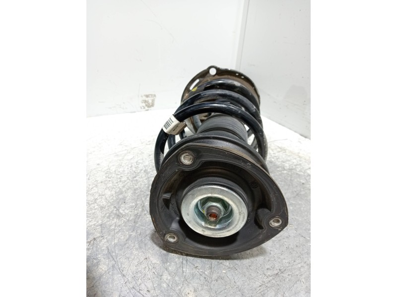 Recambio de amortiguador delantero derecho para seat ateca (kh7) xcellence edition referencia OEM IAM 5Q3413031F  