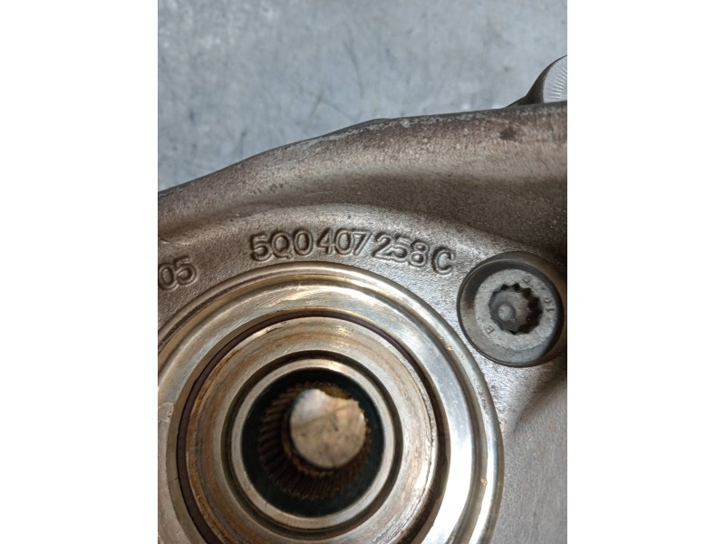 Recambio de mangueta delantera derecha para seat ateca (kh7) xcellence edition referencia OEM IAM 5Q0407258C  