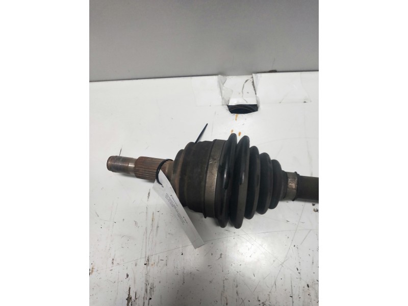 Recambio de transmision delantera izquierda para peugeot 308 access referencia OEM IAM 9677561480  