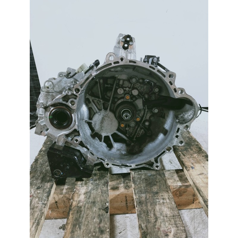 Recambio de caja cambios para kia sportage drive plus 2wd referencia OEM IAM WKJ6E 766951 6V