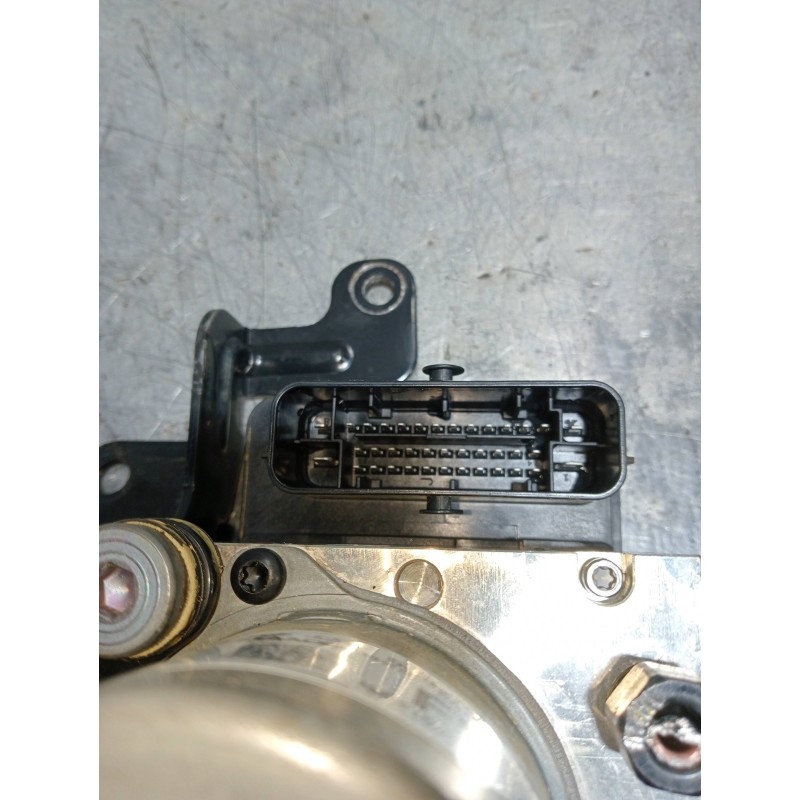 Recambio de abs para kia sportage drive plus 2wd referencia OEM IAM 58920F1580 A1000737AAA 80BH6014AP01