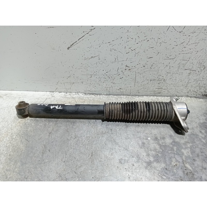 Recambio de amortiguador trasero derecho para kia sportage drive plus 2wd referencia OEM IAM 55300F1520  