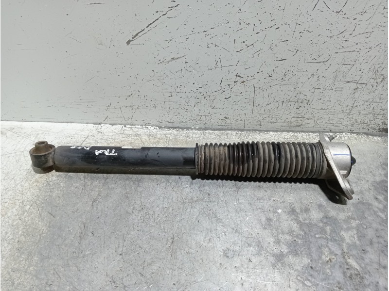 Recambio de amortiguador trasero derecho para kia sportage drive plus 2wd referencia OEM IAM 55300F1520  