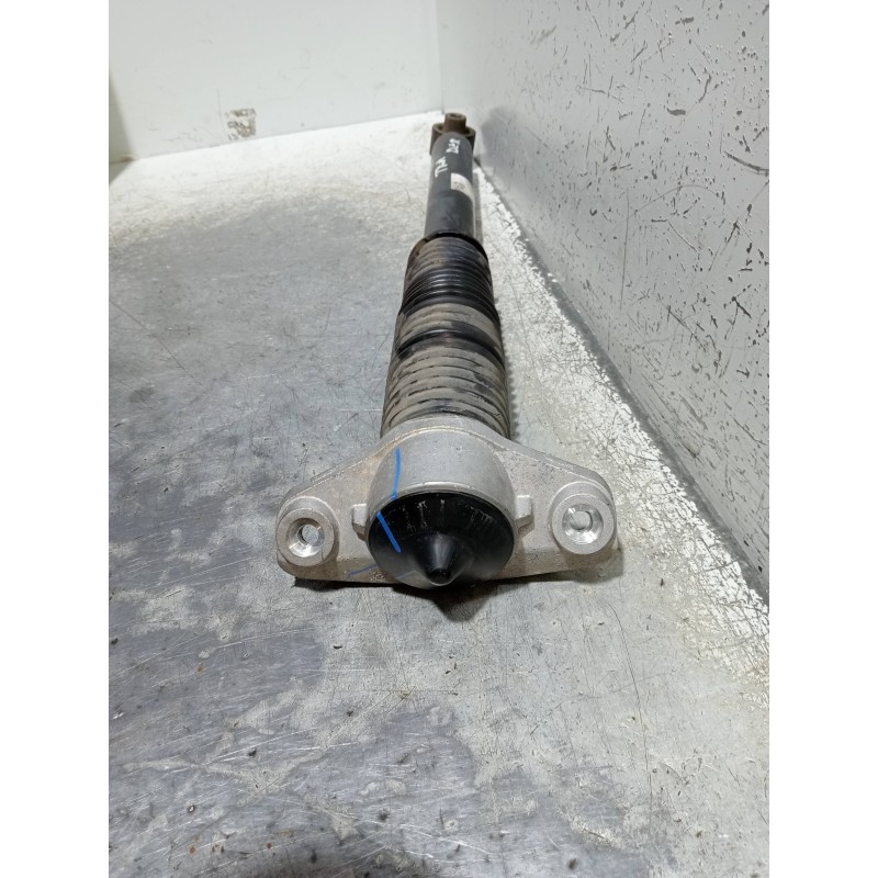 Recambio de amortiguador trasero derecho para kia sportage drive plus 2wd referencia OEM IAM 55300F1520  