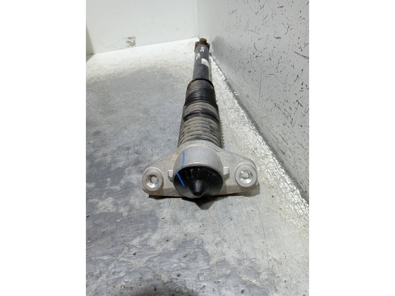 Recambio de amortiguador trasero derecho para kia sportage drive plus 2wd referencia OEM IAM 55300F1520  