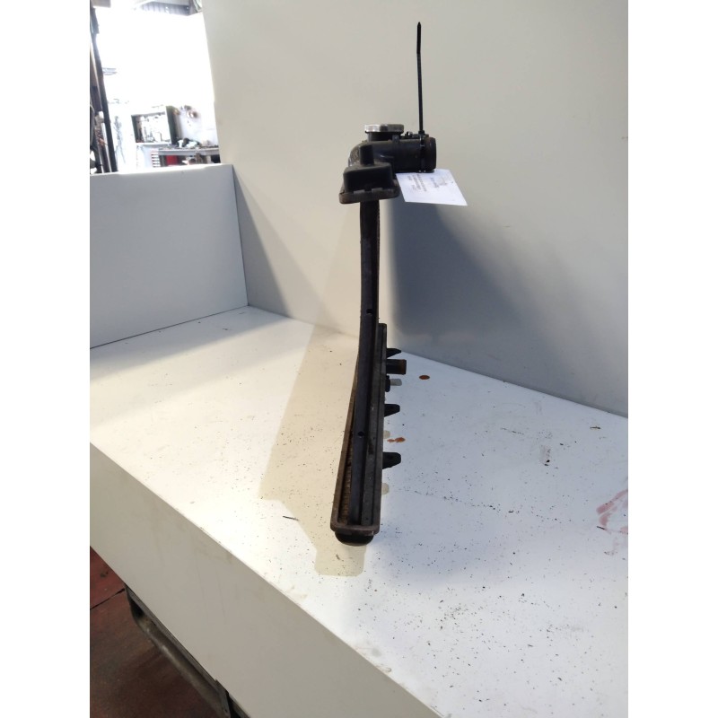 Recambio de radiador agua para mazda 323 berlina f/s (bj) 1.9 f sportive referencia OEM IAM 734123  