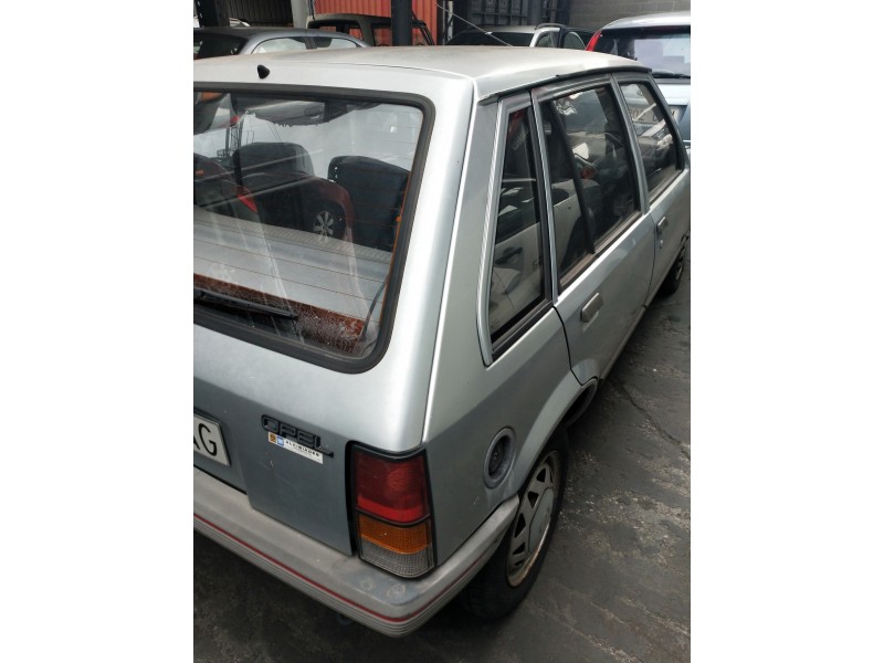 opel corsa a del año 1985