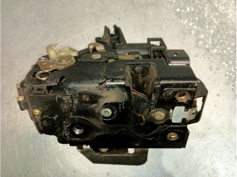 Recambio de motor cierre centralizado delantero izquierdo para audi a4 avant (8e) 2.5 tdi (114kw) referencia OEM IAM 4B1837015G 