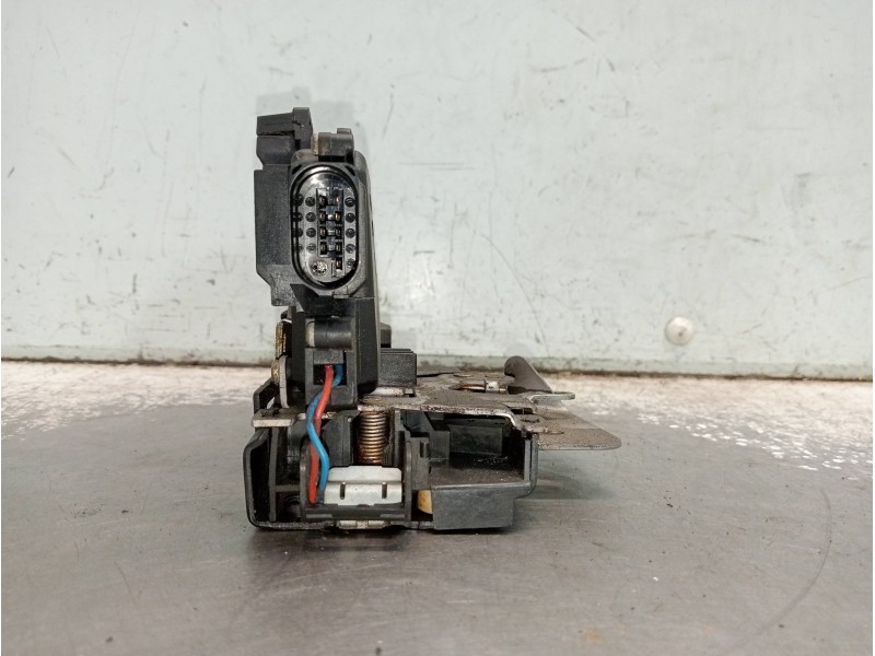 Recambio de motor cierre centralizado delantero izquierdo para audi a4 avant (8e) 2.5 tdi (114kw) referencia OEM IAM 4B1837015G 