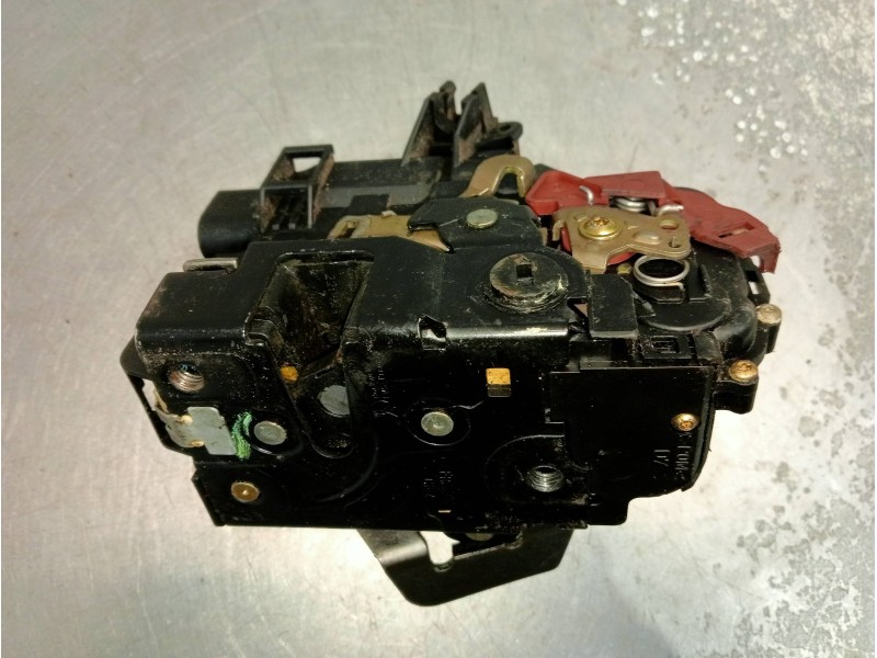 Recambio de motor cierre centralizado trasero derecho para audi a4 avant (8e) 2.5 tdi (114kw) referencia OEM IAM   5P