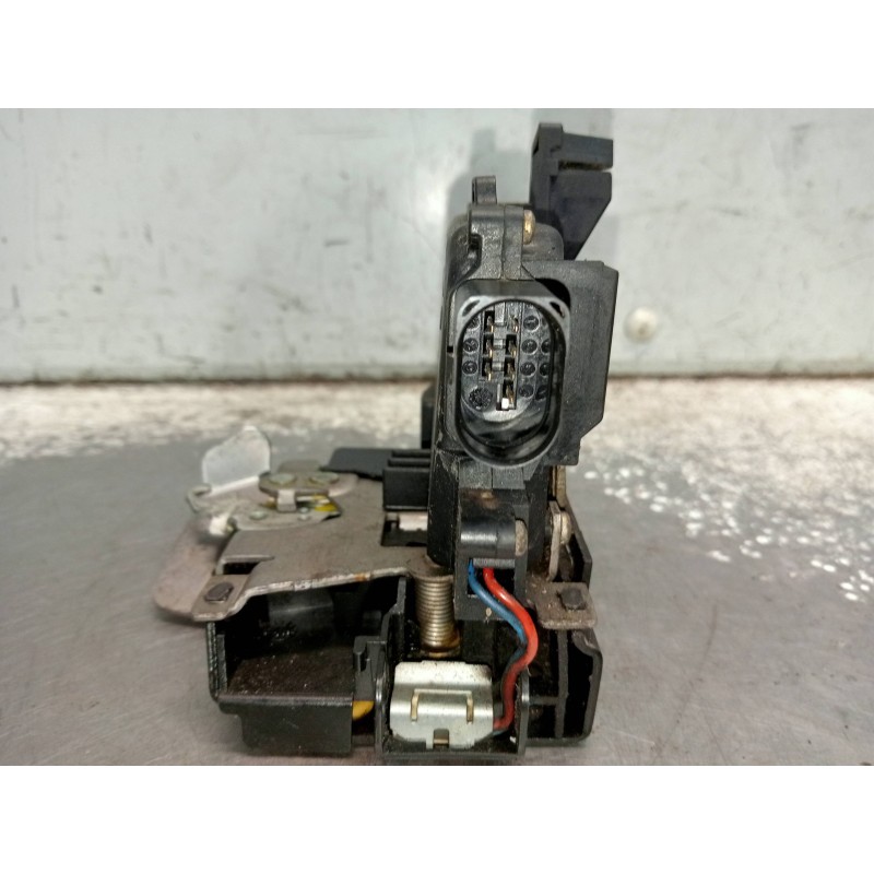 Recambio de motor cierre centralizado trasero derecho para audi a4 avant (8e) 2.5 tdi (114kw) referencia OEM IAM   5P