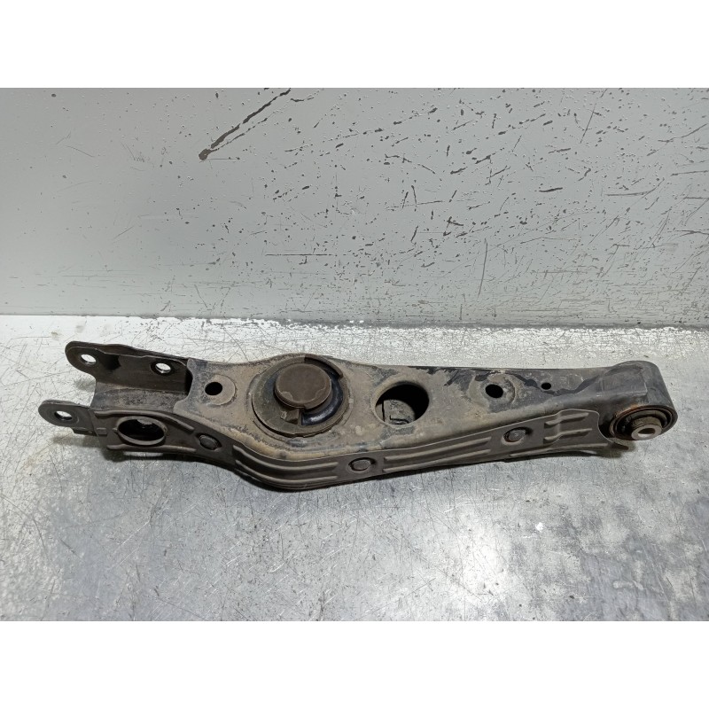 Recambio de brazo suspension inferior trasero derecho para kia sportage drive plus 2wd referencia OEM IAM 55220D3050  
