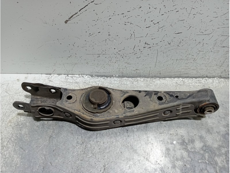 Recambio de brazo suspension inferior trasero derecho para kia sportage drive plus 2wd referencia OEM IAM 55220D3050  