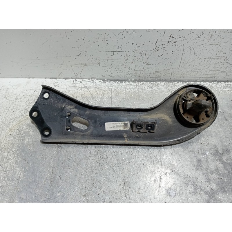Recambio de brazo suspension inferior trasero izquierdo para kia sportage drive plus 2wd referencia OEM IAM 55270H3100  