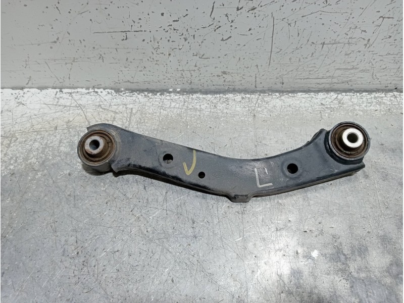 Recambio de brazo suspension superior trasero derecho para kia sportage drive plus 2wd referencia OEM IAM 55100D3050  