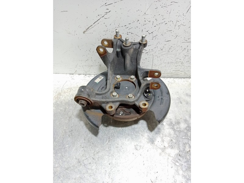 Recambio de mangueta trasera derecha para kia sportage drive plus 2wd referencia OEM IAM 52701D7000  