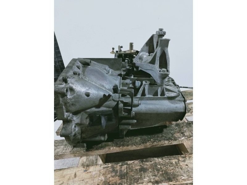 Recambio de caja cambios para citroen c5 break premier referencia OEM IAM 20MB02 0208909 6V