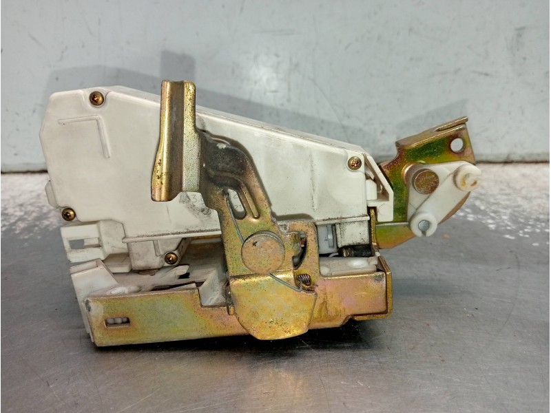 Recambio de motor cierre centralizado trasero derecho para ford fiesta berlina ghia referencia OEM IAM 96FGA264A26RE  5P
