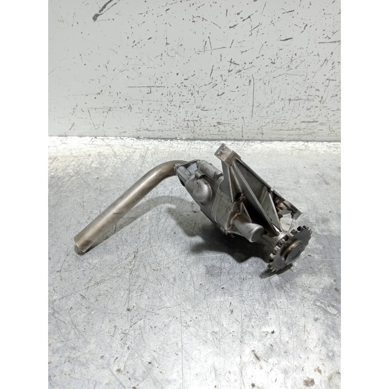 Recambio de bomba aceite para mercedes sprinterii caja cerrada (desde 01.06) 2.1 cdi cat referencia OEM IAM   