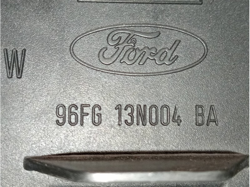 Recambio de piloto trasero izquierdo para ford fiesta berlina ghia referencia OEM IAM 93FG13N004BA  